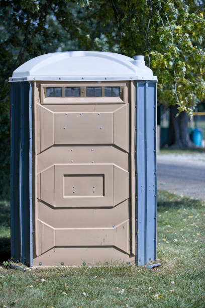 Porta potty delivery and setup in Columbus Af, MS